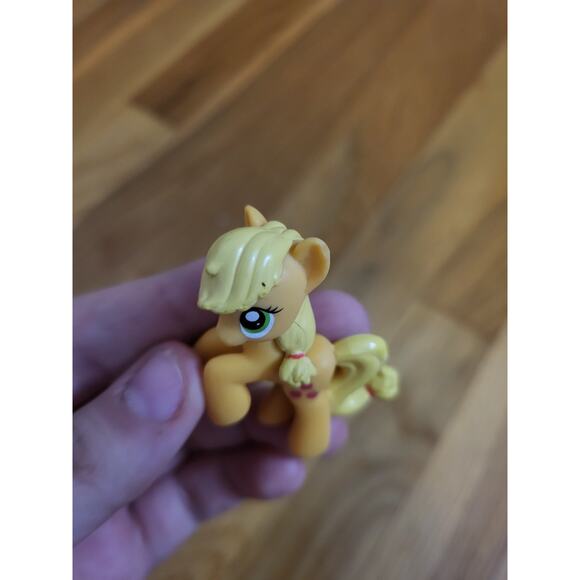 My Little Pony Mini Figure Applejack Orange Earth Pony Hasbro Blind Bag - Picture 6 of 10
